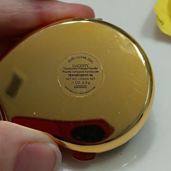Vintage Estee Lauder Cat Powder Compact - Picture 2 of 3